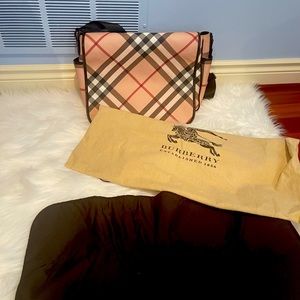 Burberry diaper bag , condition like new, no tear and wear